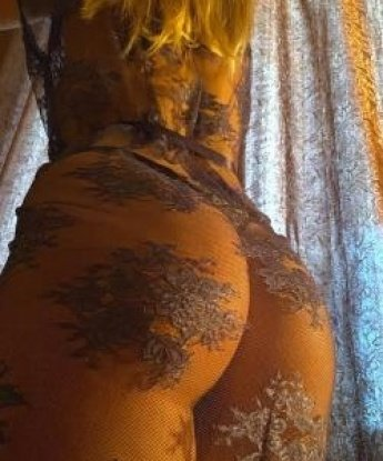 Молодая, сексуальная и игривая красотка ждет тебя для незабываемых встреч. Готова подарить тебе море удовольствия и страсти. Звони, не пожалеешь! 8490, 29 лет